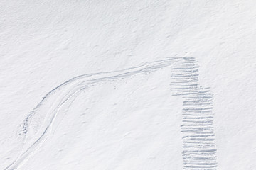 Ski tracks in powder snow