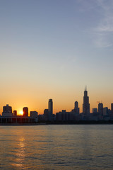 Fototapeta premium Chicago Skyline at sunset, Chicago, Illinois, United States