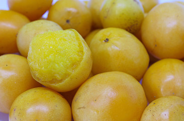 Fresh Caja Tropical Fruit Detail