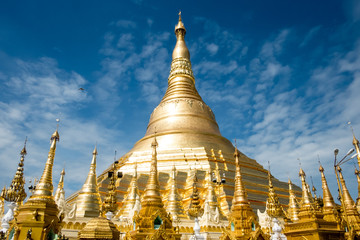 Naklejka premium Yangon, Myanmar The beautiful view of golden Shwedagon Pagoda.