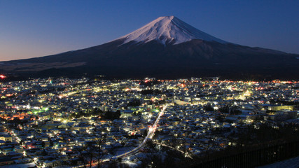富士吉田市　富士山と夜景