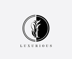Obraz premium Circle I Letter Floral Logo. Luxury I Swirl Circle Logo Icon