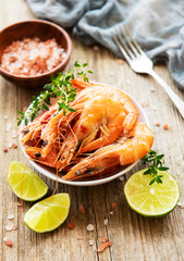 Shrimps served with lemon