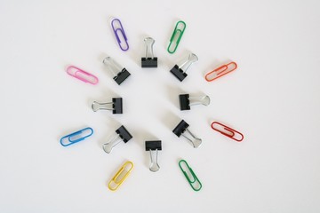 文具　クリップ　カラフル
