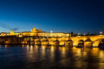 Prag / Karlsbrücke & Prager Burg