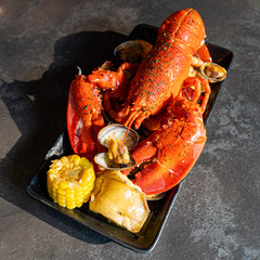 Steamed lobster with mix seafood