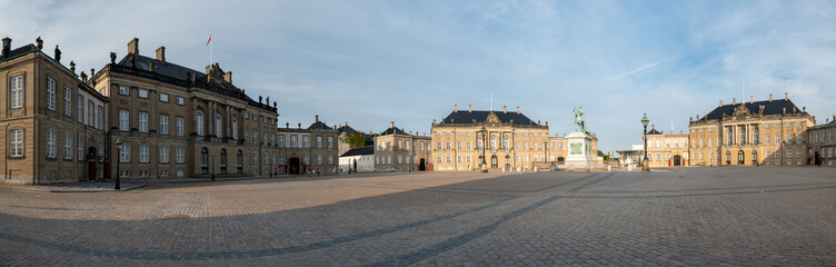 Fototapeta na wymiar Amalienborg palace in Copenhagen, Denmark.