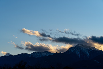 夕暮れの南アルプス
