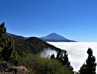 Fototapeta na wymiar volcán
