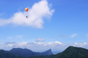 Fototapeta na wymiar Rio de Janeiro panorama with paraglider (parapente)