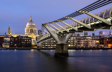 St Pauls, Millenium Bridge, London UK