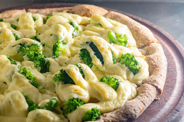 Pizza brocoli