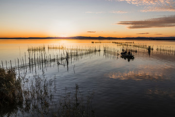 Una puesta de sol desde una laguna 2