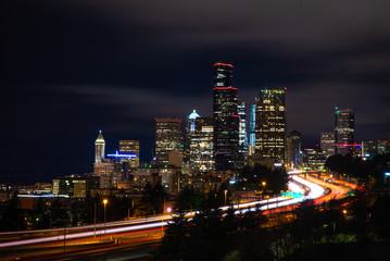 Obraz na płótnie Canvas Seattle Washington Cityscape at Night Long Exposure