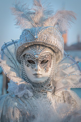 portrait v�nitien blanc masqu� costum�