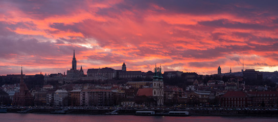 Fototapeta premium Panoramic Colourful Budapest Sunset