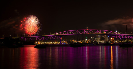 Auckland dazzled by New Year Fireworks with Harbor Bridge illuminated