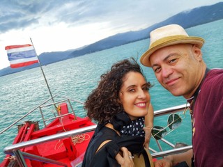 Fototapeta na wymiar selfie of couple on boat in Thailand