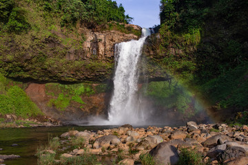 Fototapeta na wymiar Tad E-Tu waterfall Lao