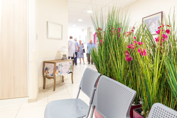 Salle attente clinique hôpital hébergement ehpad maison de retraite
