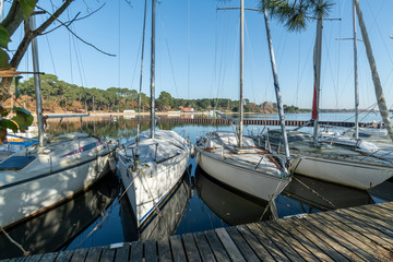 BASSIN D'ARCACHON (France), le port de Cazaux © E. Cowez