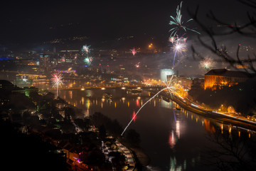 Fototapeta premium Silvester Feuerwerk in Linz Oberösterreich 2019/2020