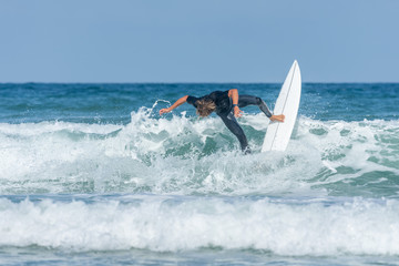 Surfeur &agrave; Lacanau (Gironde, France)