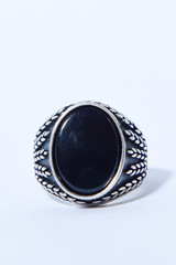 Silver ring decorated with agate stone