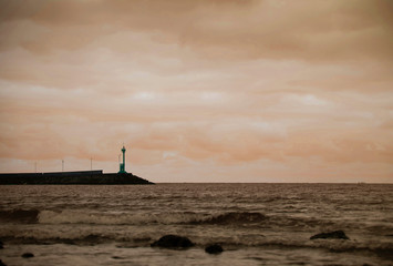 방파제 그리고 등대