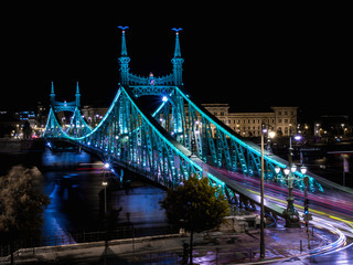Fototapeta na wymiar bridge in Budapest