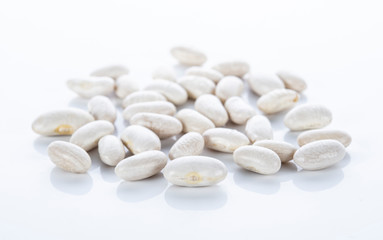 Fototapeta na wymiar Great Northern Beans isolated on white background.