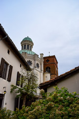 Fototapeta na wymiar vu sur la basilique d'Ars de la maison du curé d'Ars commune française située dans le département de l'Ain en région Auvergne-Rhône-Alpes 
