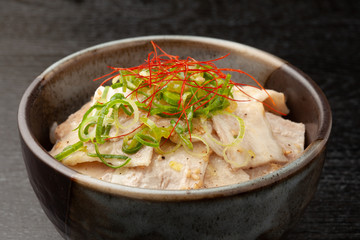 豚バラネギ塩丼