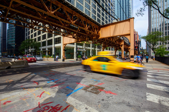 Chicago overhead CTA (City Transit Authority), subway train tracks above the streets, Chicago, Illinois, America