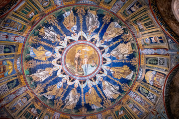Mosaici del Battistero Neoniano, Ravenna