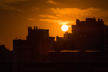 Obraz premium silhouette of city at sunset
