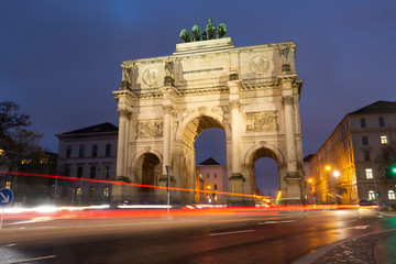 Fototapeta na wymiar The Siegestor Victory Arch in Munich in the evening.