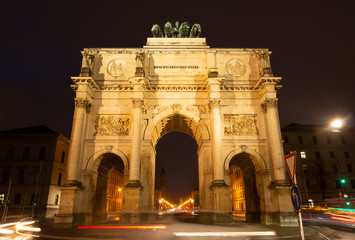 Fototapeta na wymiar The Siegestor Victory Arch in Munich in the evening.