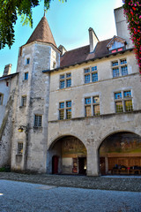 Fototapeta na wymiar vue sur la tour de l'escalier à vis château de Gruyères est un château situé dans la ville suisse de Gruyères dans le canton de Fribourg.