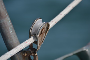 Sailboat sheet pully