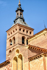 Fototapeta na wymiar Campanario de la iglesia de San Martin, Segovia