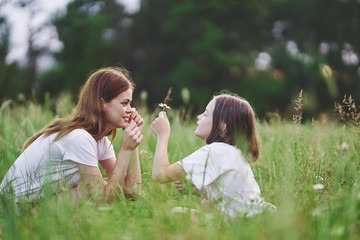 Obraz premium mother and daughter in the park