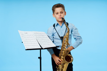 Fototapeta premium man with saxophone