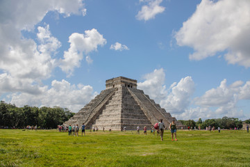 El Castillo Chichén Itzá - obrazy, fototapety, plakaty