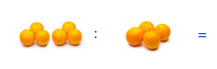 División sencilla entre naranjas, cálculo matemático de división.