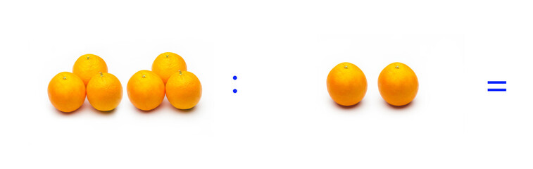 División sencilla entre naranjas, cálculo matemático de división.
