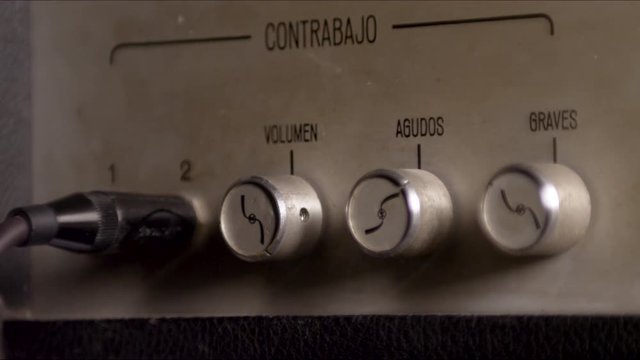 Guitar amp controls and plug in vintage instruments