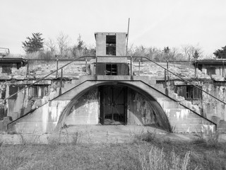 Obraz premium Abandoned Fort Hancock coastal Army miliatary artillery base at Sandy Hook, NJ, black and white