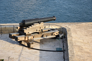 Gun at Upper Barrakka garden, Valletta, Malta - 312910033