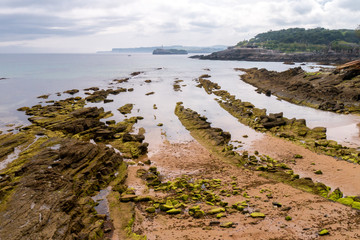 Playa la Concha - Santander - Felsen am Strand bei Ebbe